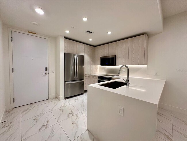 Building Photo - 2000 Metropica Wy