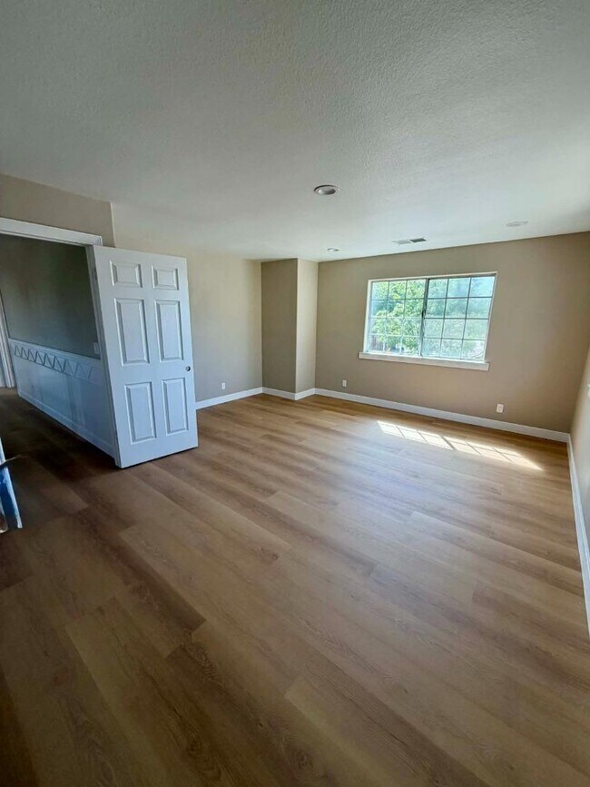 Foto del edificio - 2106 Shortridge Ave