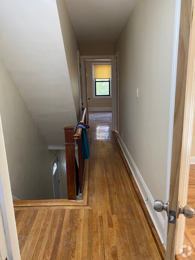 Southeast Queens Apartments for Rent with High Ceilings Queens, NY