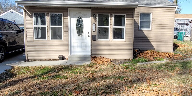 Primary Photo - 2121 East B Street