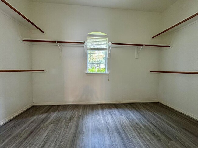 Building Photo - 3606 Paluxy Cir