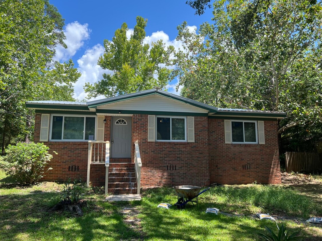 Primary Photo - 197 Willow Ave