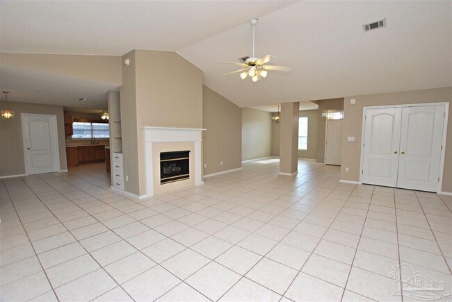Foto del edificio - 1015 Glades Ln