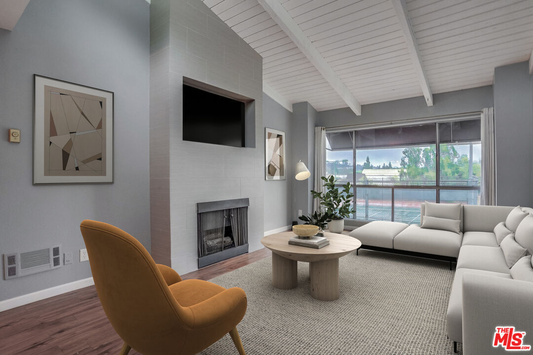 Foto principal - 4900 Overland Ave