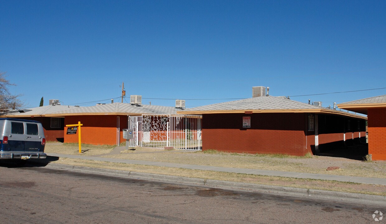 Primary Photo - 8608 Lawson St