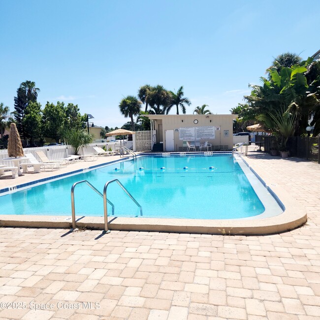 Foto del edificio - 223 Columbia Dr