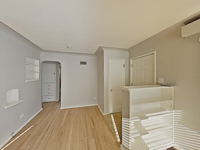 Building Photo - 4645 S Washington St