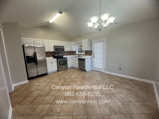 Foto del edificio - Spacious 3-Bedroom Home for Rent in Raeford