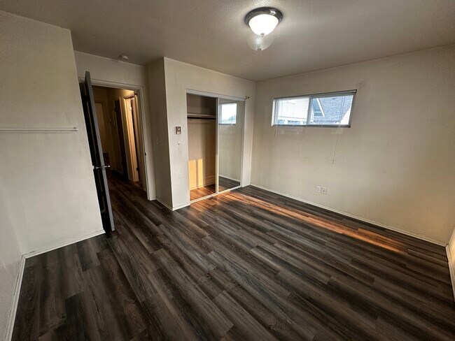Building Photo - 811 Ash St