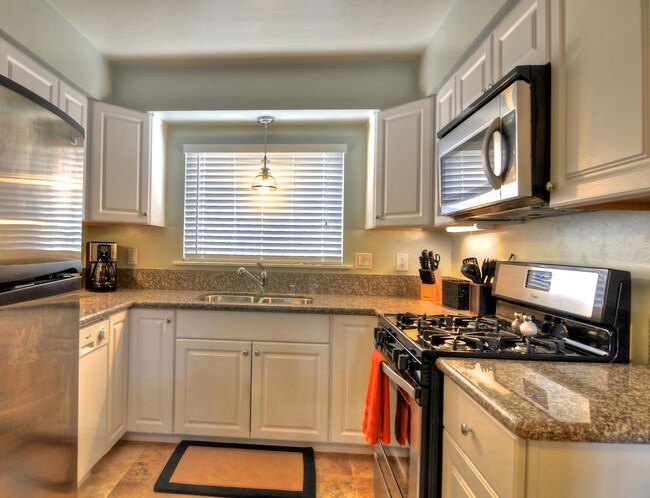 Foto del edificio - 210 Acacia Ave