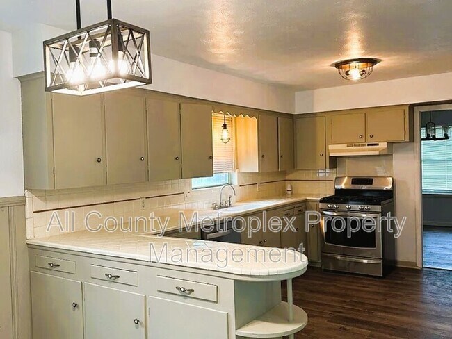 Foto del edificio - 404 Highland Blvd