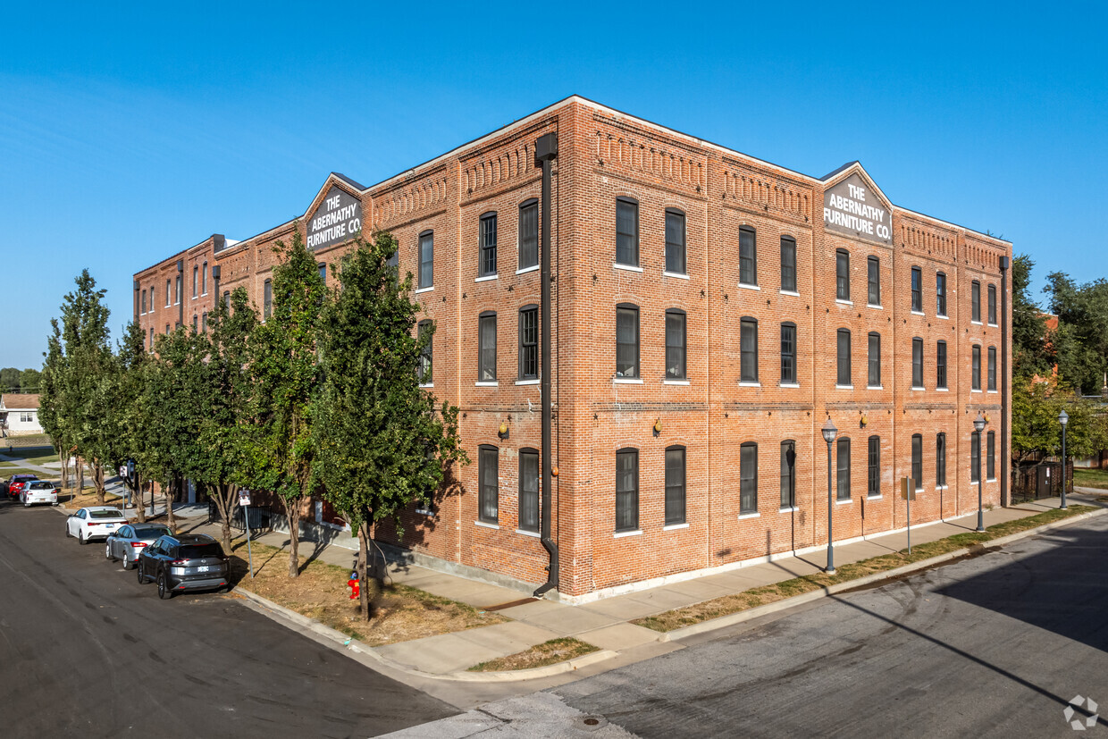 Primary Photo - Abernathy Lofts