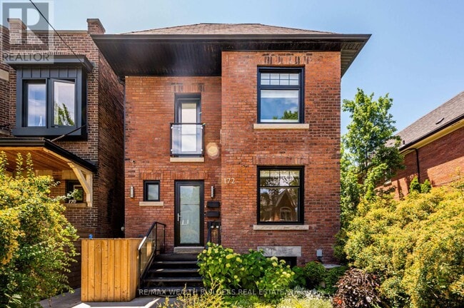 Building Photo - 172 Indian Rd Crescent