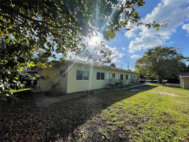 Building Photo - 8307 NE Miami Ct