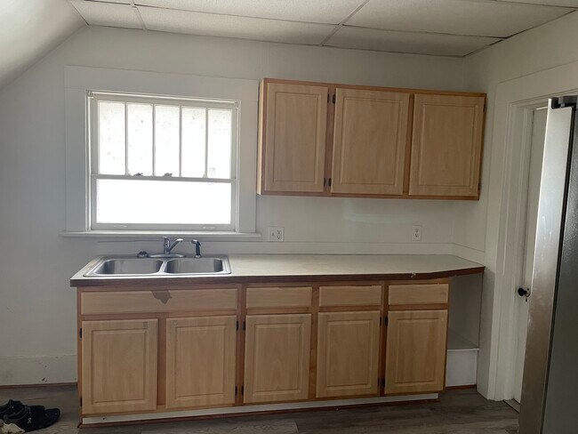 Building Photo - 115 Isbell St