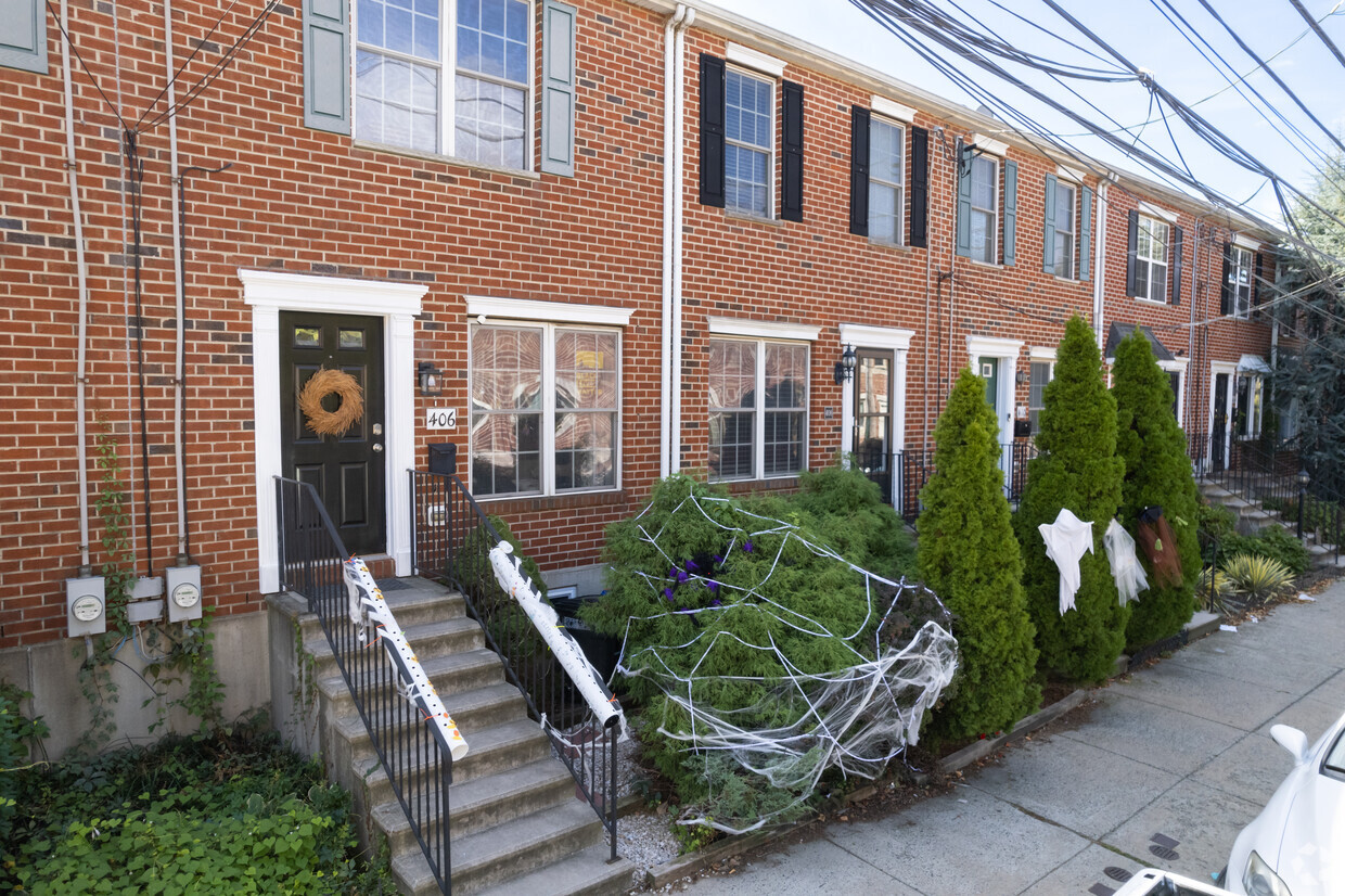 Primary Photo - 406-416 Brown St