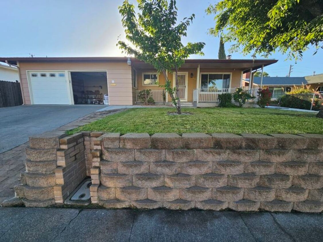 Primary Photo - Four-Bedroom Fairfield Home!