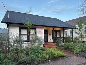 Building Photo - 903 Taylor St