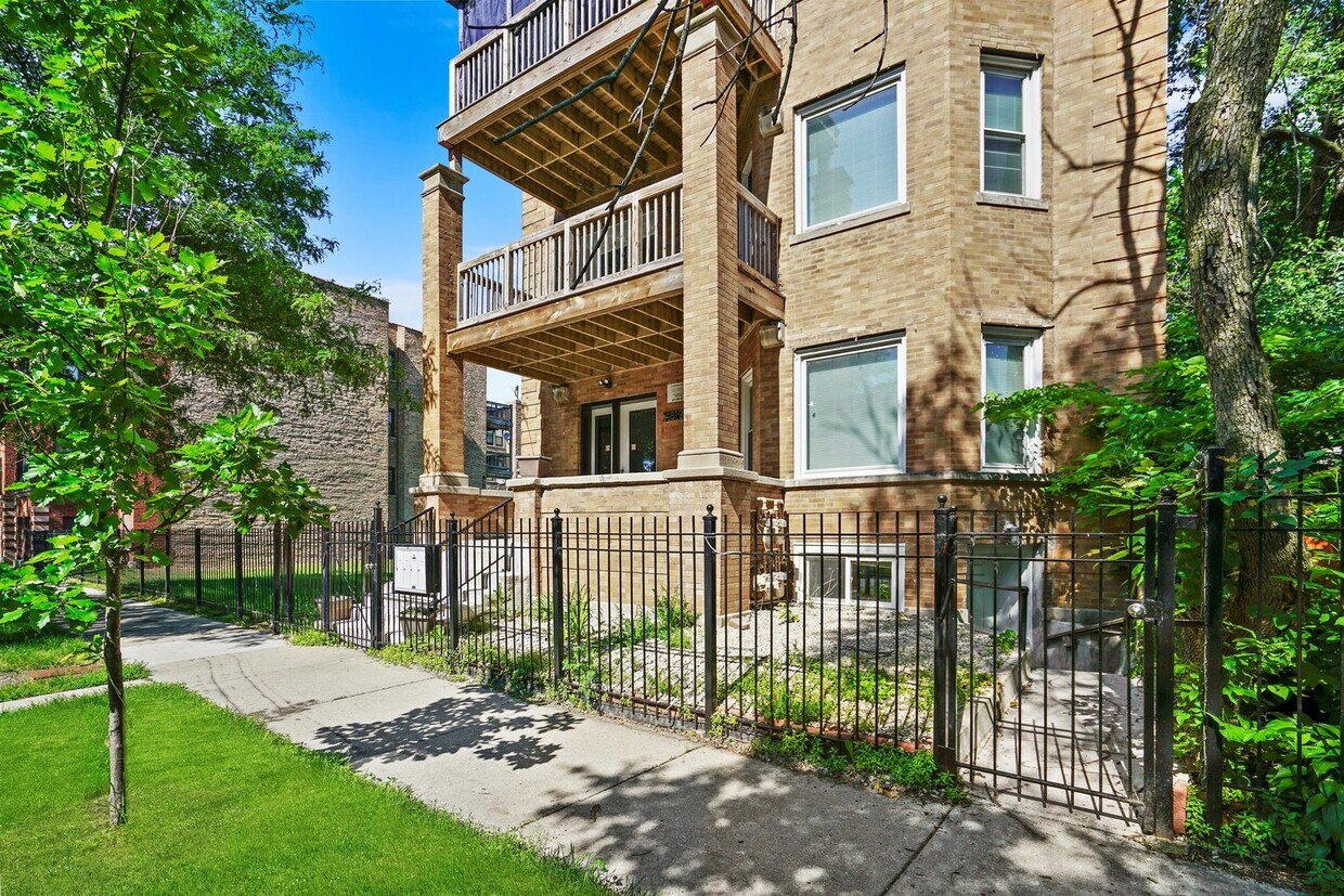 Primary Photo - 4819 S Vincennes Ave