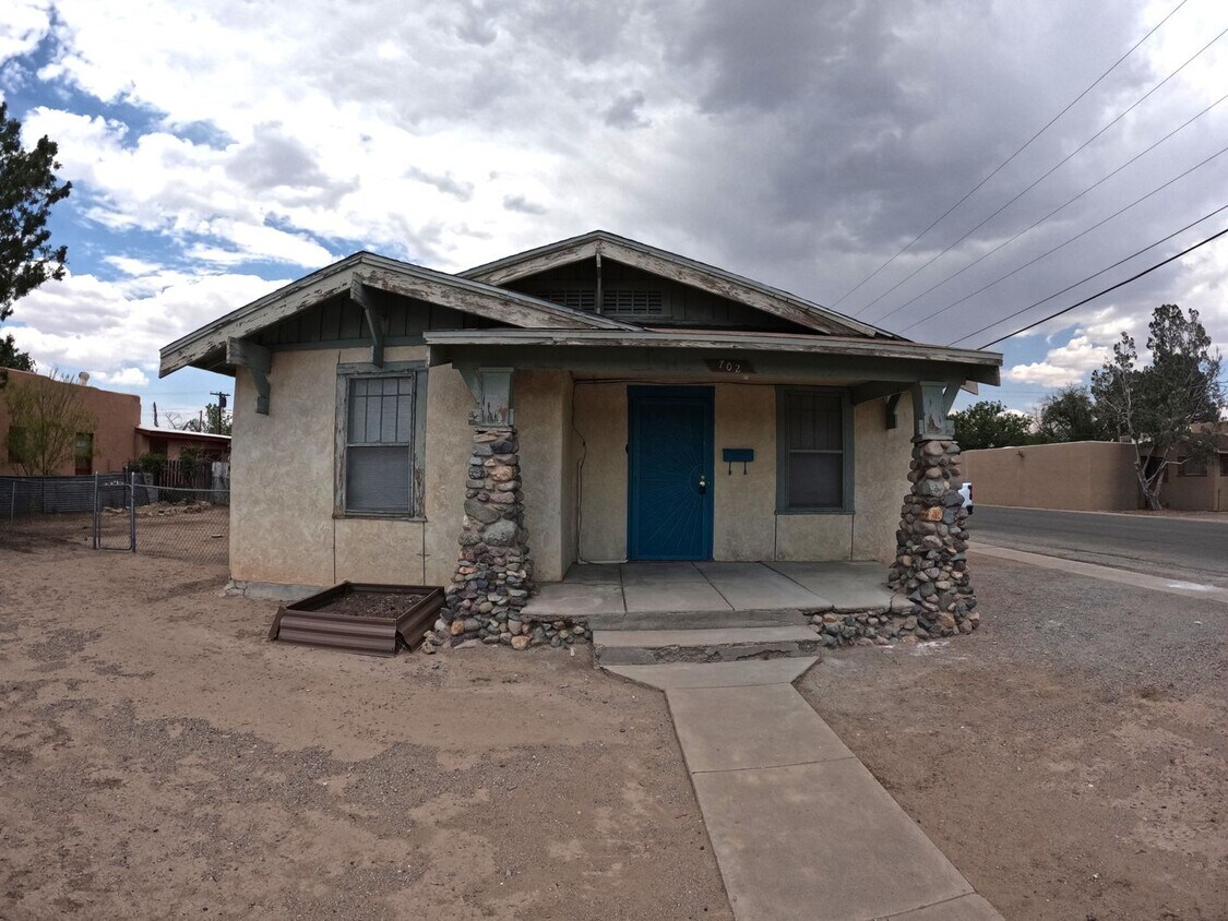 Primary Photo - 702 N. Armijo