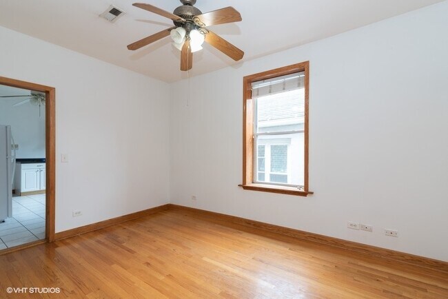 Foto del edificio - 819 S Carpenter St