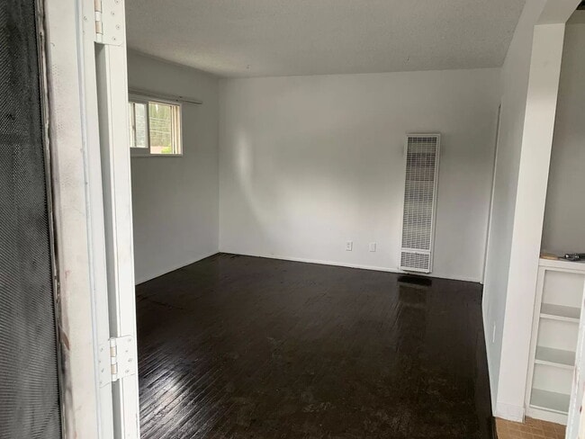 Building Photo - Please come see our wonderful one bedroom ...