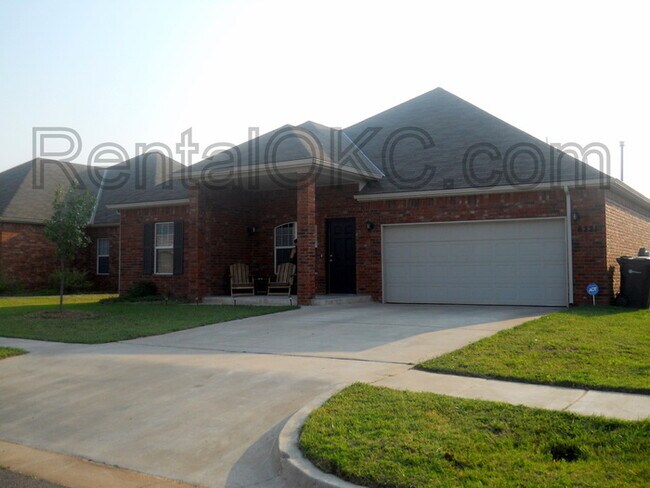 Foto del edificio - 3 Bed 2 bath Liberty Trails home Close to Tinker