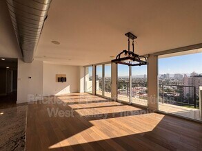 Building Photo - 2323 N Central Ave