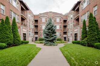 Building Photo - 429 E Oakwood Blvd