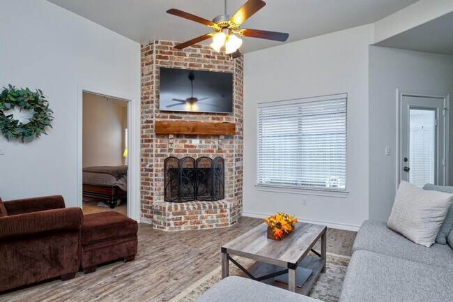 Foto del edificio - Beautiful 3/2/2 Like New Home! Located in Lubbock-Cooper Liberty HS Boundaries!