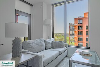 Building Photo - 632 Howard Rd SE