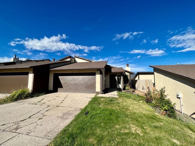 Building Photo - NEWLY REMODLED 2 Bedroom Patio Home