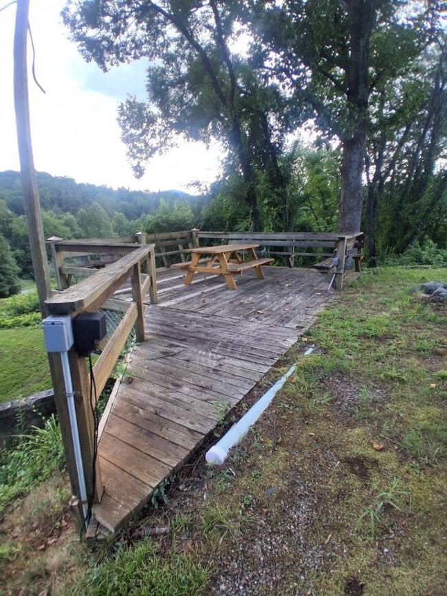 Building Photo - 289 Speedwell Acres Rd