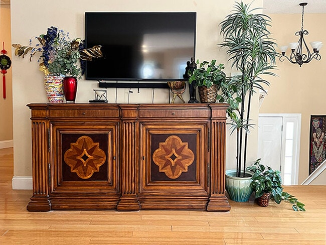 sala de estar - 1009 Crest Ridge Pl SW