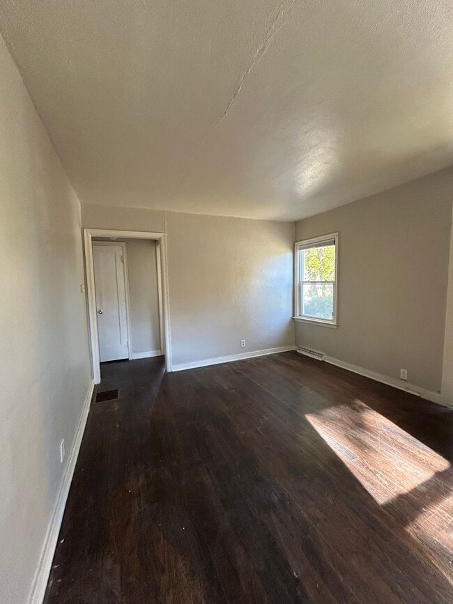 Foto del edificio - Charming 2-Bedroom, 1-Bathroom Home – $1,2...