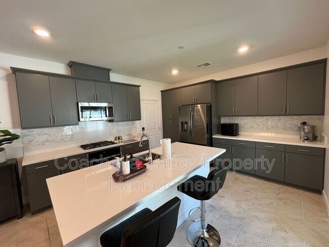 Building Photo - 76279 Cambridge Dr