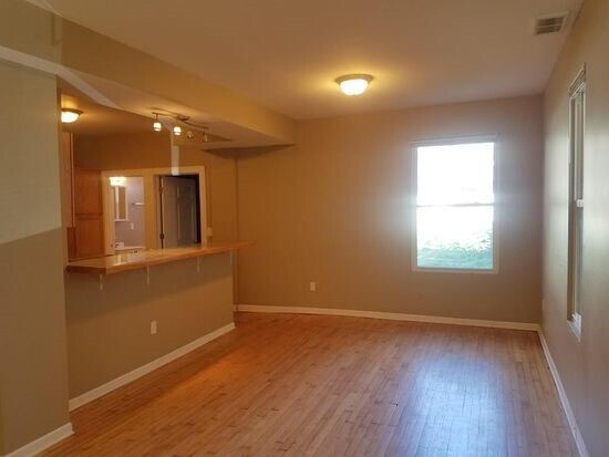 Foto del edificio - 2846 N Bartlett Ave
