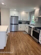 Building Photo - 127 Hulick St