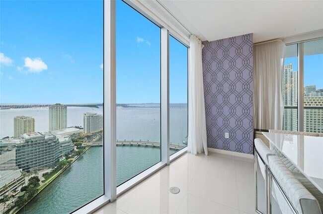 Building Photo - 495 Brickell Ave