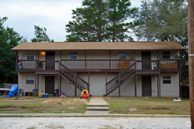 Building Photo - Southern Pines