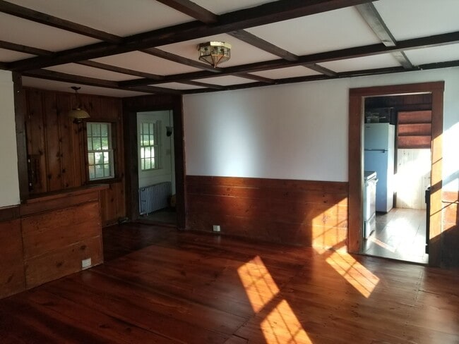 Building Photo - 3-4 Bedroom Single Family Home in Townsend