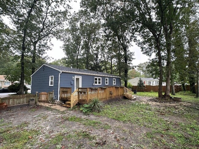 Building Photo - 408 Apple Dr