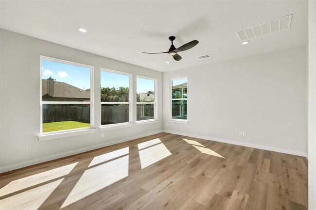 Foto del edificio - 11501 Running Brush Ln