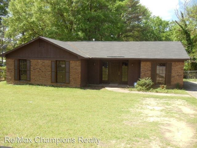 Primary Photo - 2621 White Chapel Dr