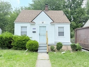 Building Photo - 15355 Plainview Ave