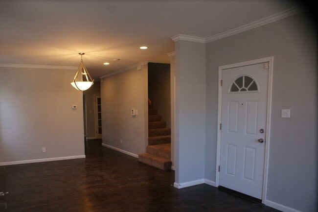Building Photo - 4158 W Pine Blvd