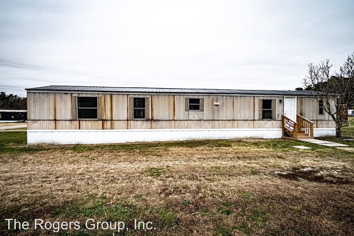 Primary Photo - 3 br, 2 bath House - 23 Country Ln