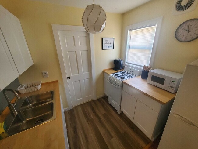 Foto del edificio - 132 Wesleyan Ave