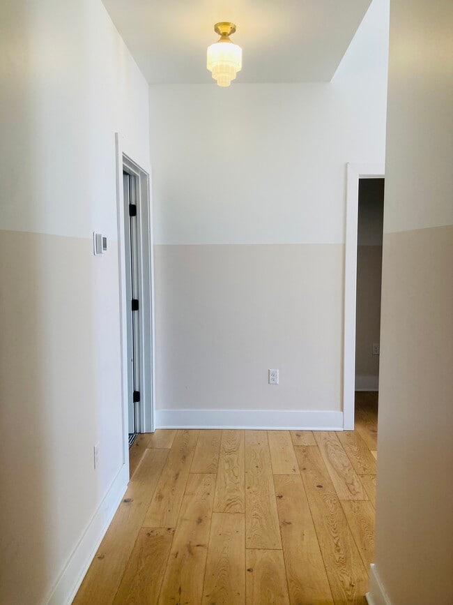Building Photo - City Hall