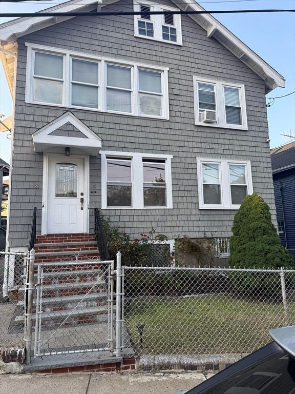 Building Photo - 19 Roxana St